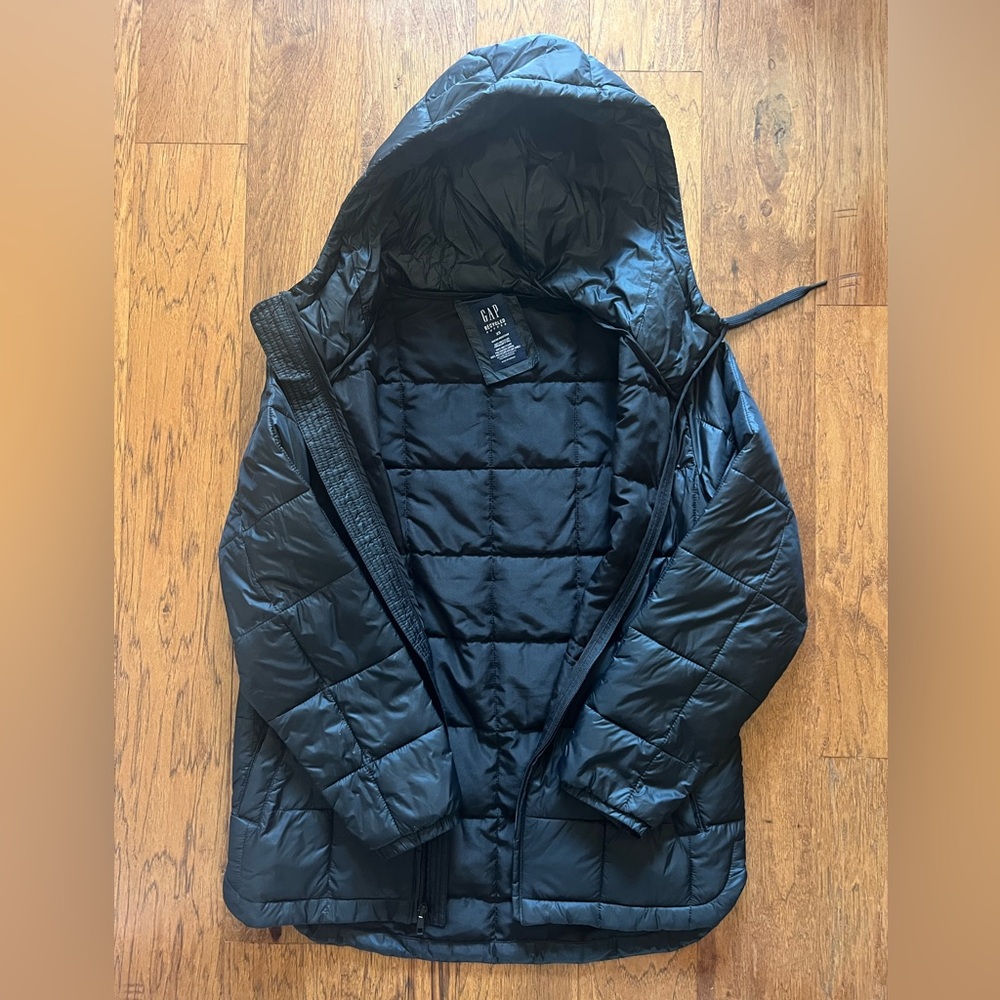 GAP lightweight puffer jacket